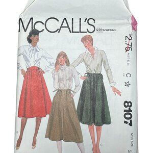 McCall's Sewing Pattern 8107 Casual Skirt Sz Small FF Uncut 1982